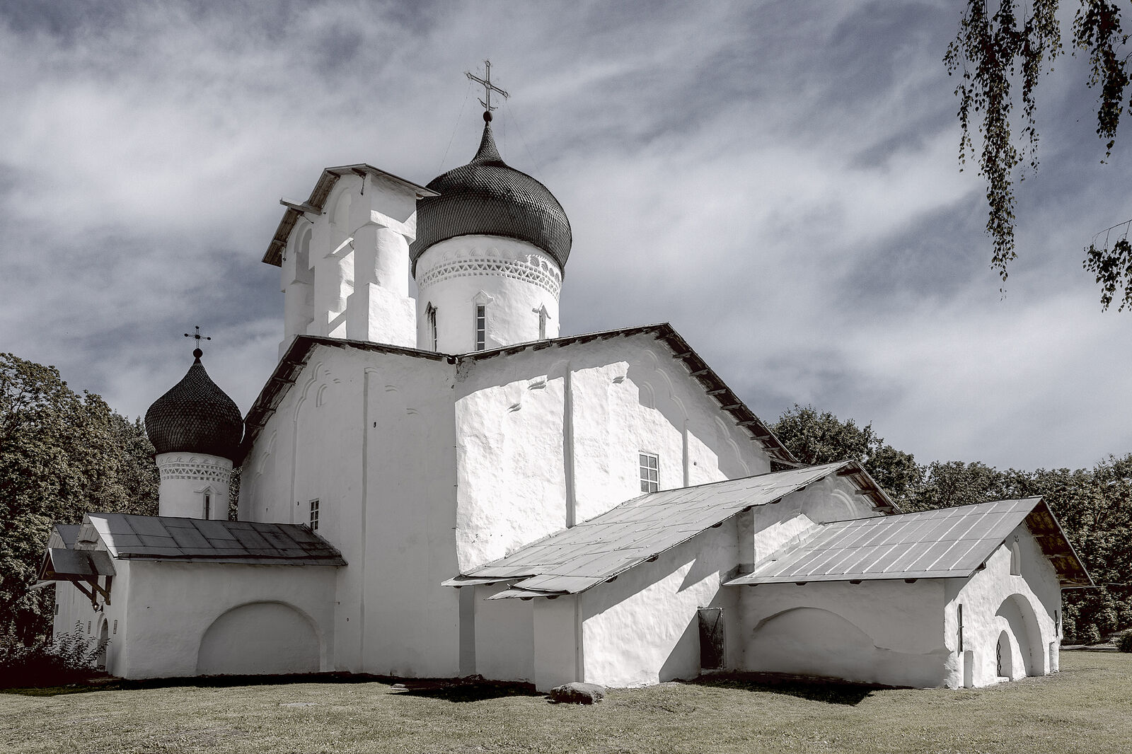 Аркадий Захаров фотография. Архитектура псковских церквей. Церковь Николы со Усохи 1536 г.