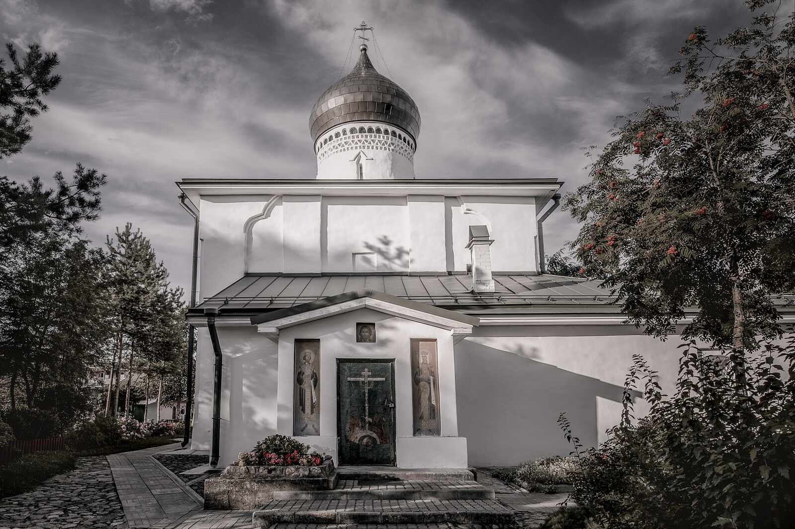 Аркадий Захаров фотография. Архитектура псковских церквей. Церковь Константина и Елены