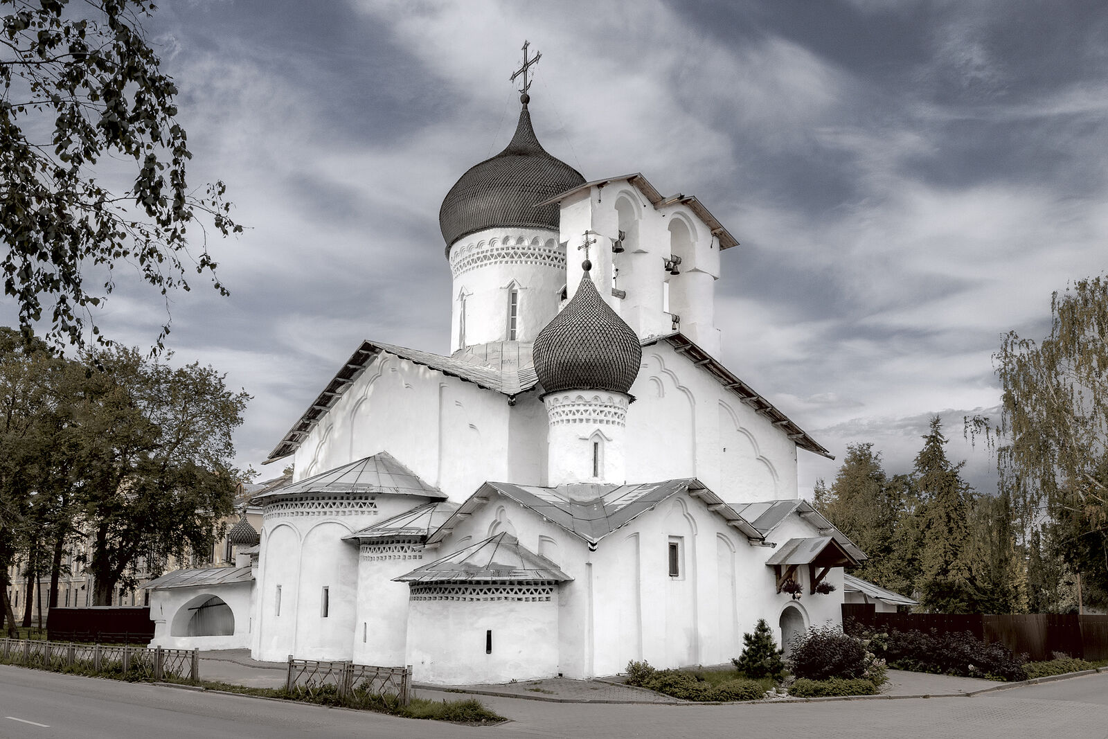 Аркадий Захаров фотография. Архитектура псковских церквей. Церковь Николы со Усохи 1536 г.
