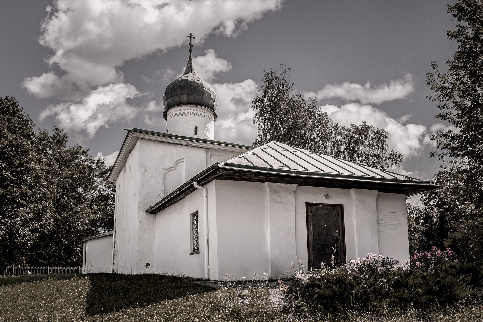 Аркадий Захаров фотография. Архитектура псковских церквей. Церковь Николы от Каменной ограды