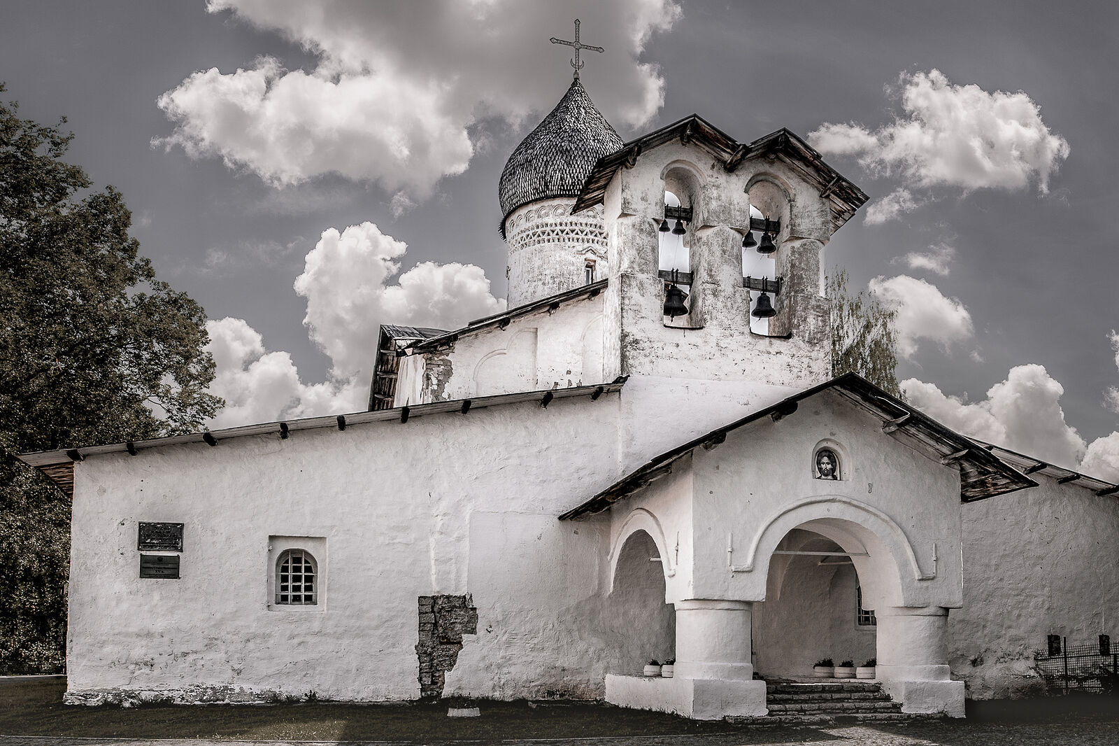 Аркадий Захаров фотография. Архитектура псковских церквей. Церковь Вознесения Господня