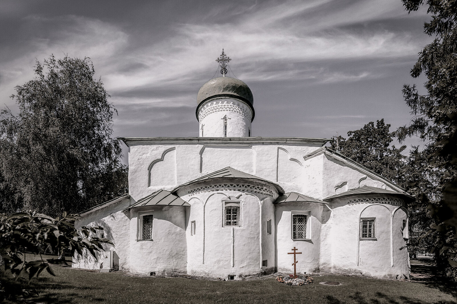 Аркадий Захаров фотография. Архитектура псковских церквей. Церковь Cвятой Анастасии Узорешительницы