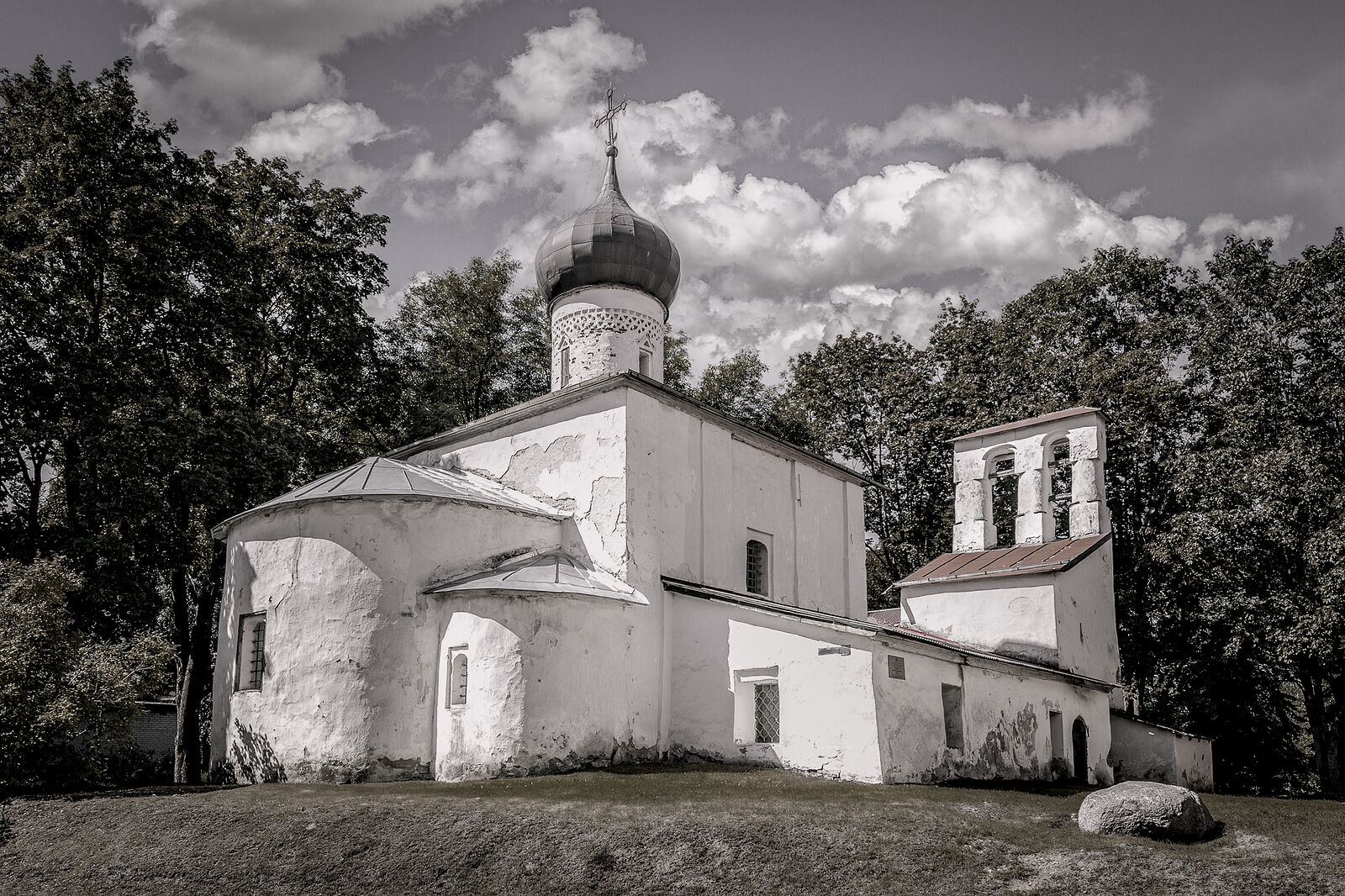 Аркадий Захаров фотография. Архитектура псковских церквей. Церковь Новое Вознесение