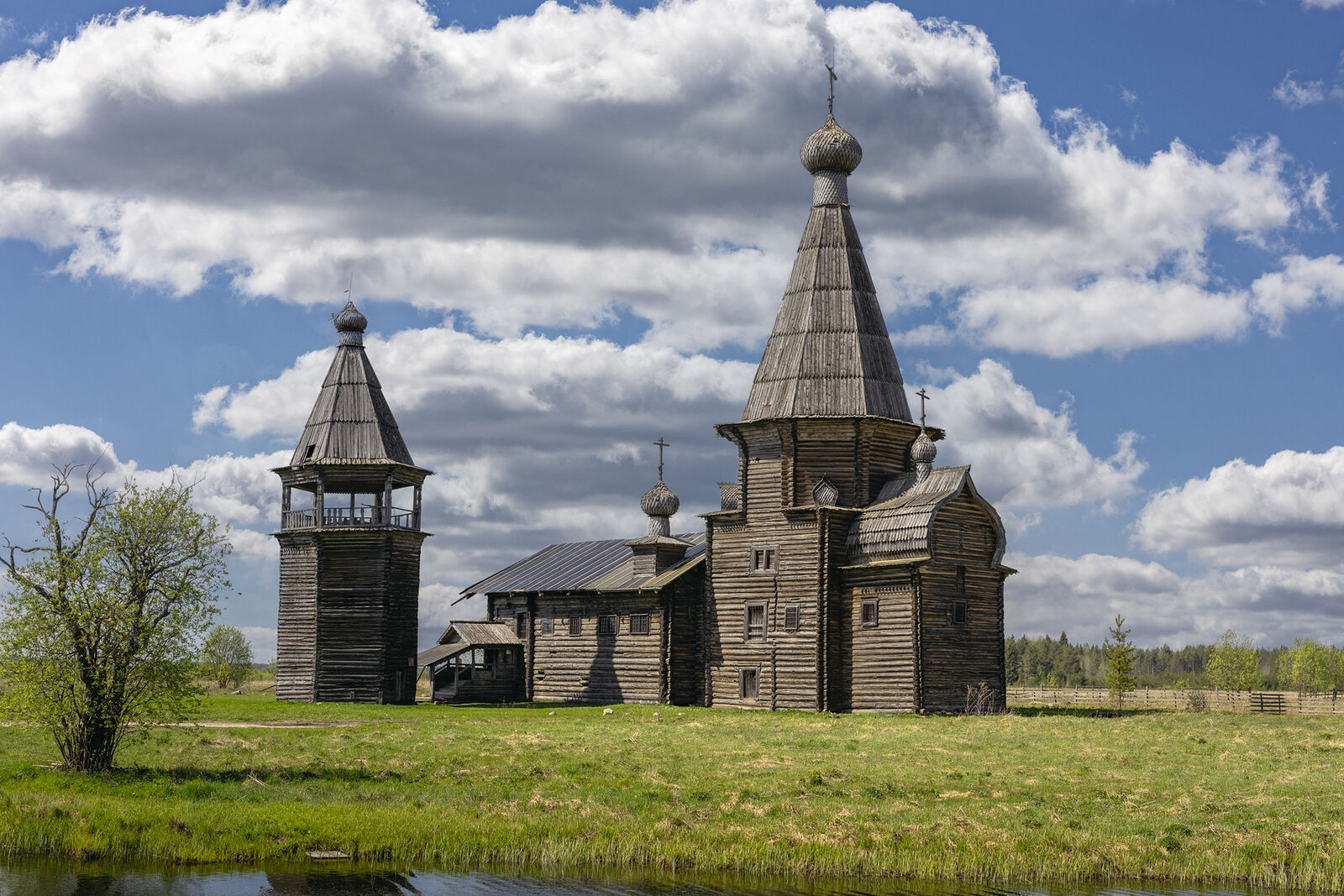 Arcady Zakharov photo. Architecture of churches of the Russian North. St. John Chrysostom Church with bell tower, 1665. Zalyazhye village