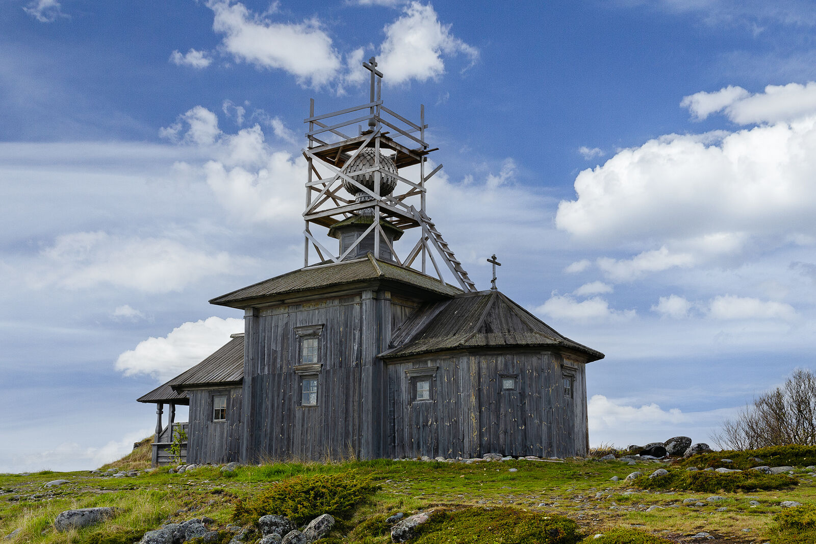 Arcady Zakharov photo. Architecture of churches of the Russian North. The Church of St. Andrew the First-Called. 1702. Zayatsky Island