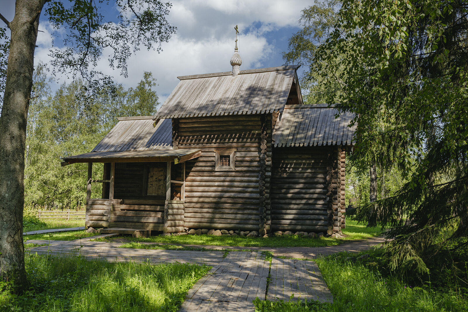 Аркадий Захаров фотография. Церкви Русского Севера. ц. Троицы из Рёконьской пустыни Любытинского р-на. 1672-1676 гг.